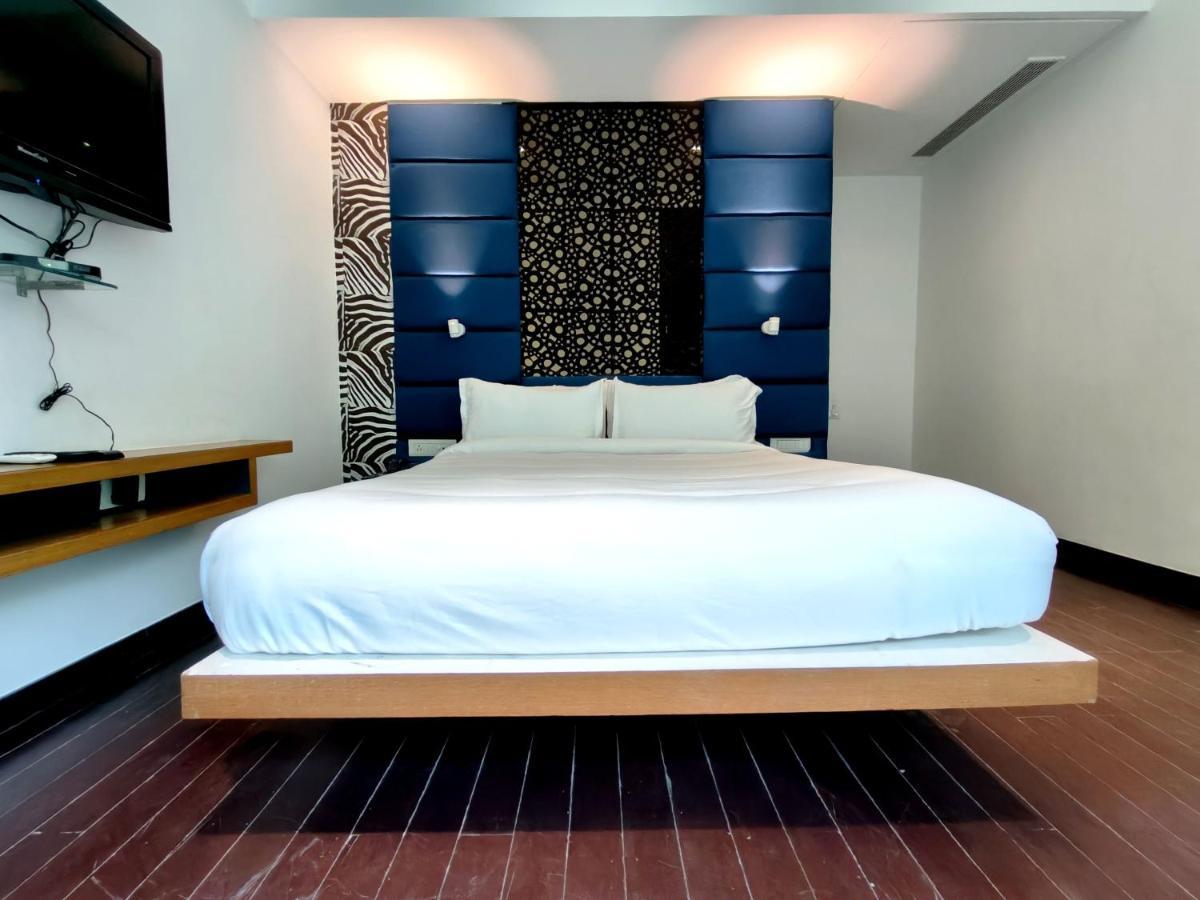 The Sky Imperial Hotel Yahvi 바도다라 외부 사진