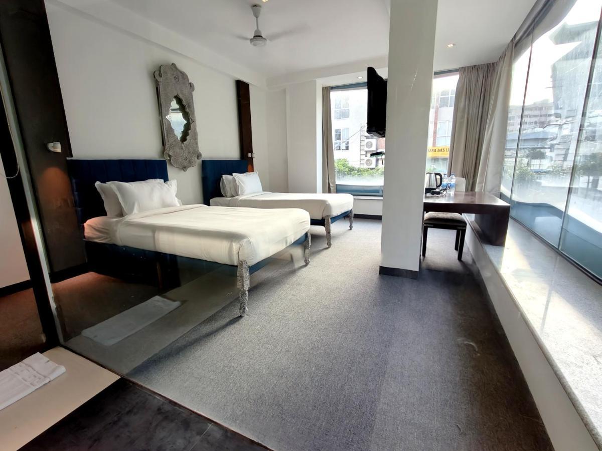 The Sky Imperial Hotel Yahvi 바도다라 외부 사진