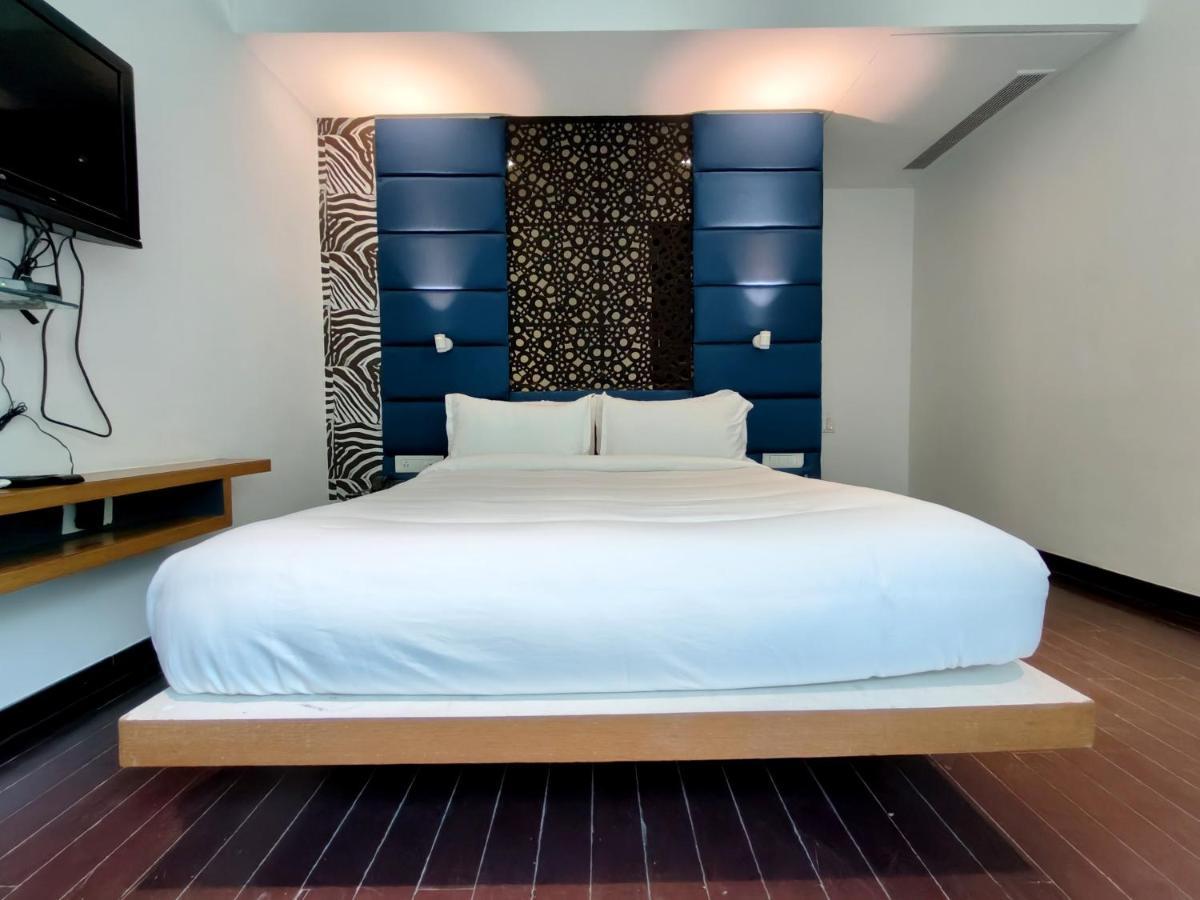 The Sky Imperial Hotel Yahvi 바도다라 외부 사진