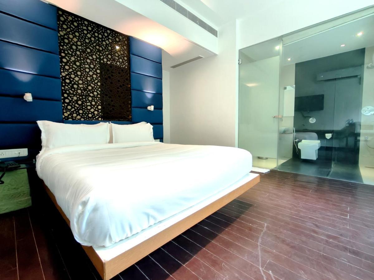 The Sky Imperial Hotel Yahvi 바도다라 외부 사진