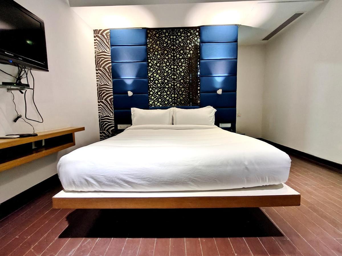 The Sky Imperial Hotel Yahvi 바도다라 외부 사진